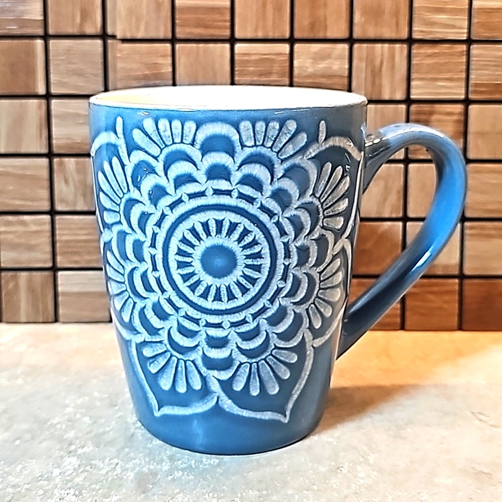 Mandala Blue & White Etched Mug